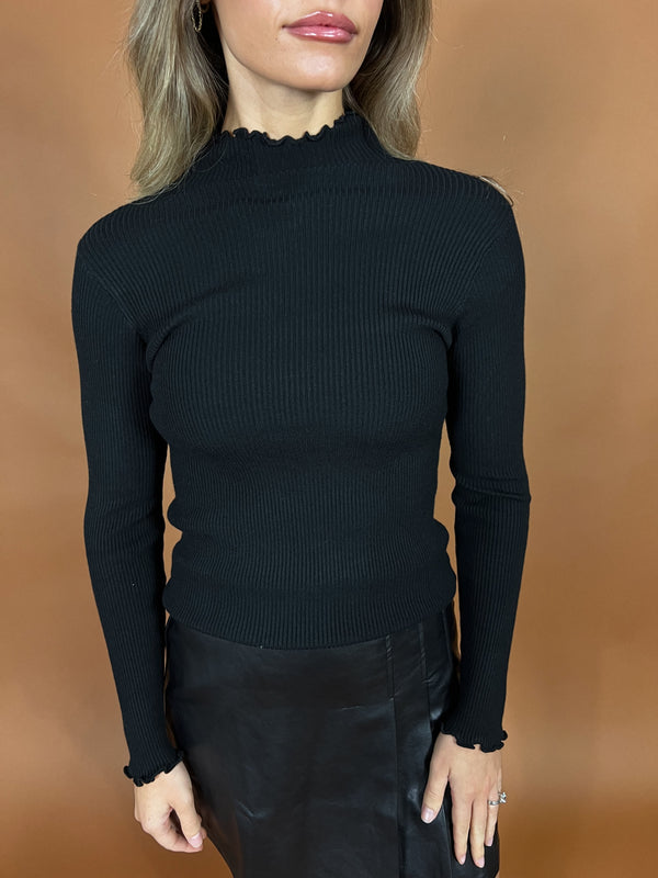 Ripple Ribbed Turtleneck