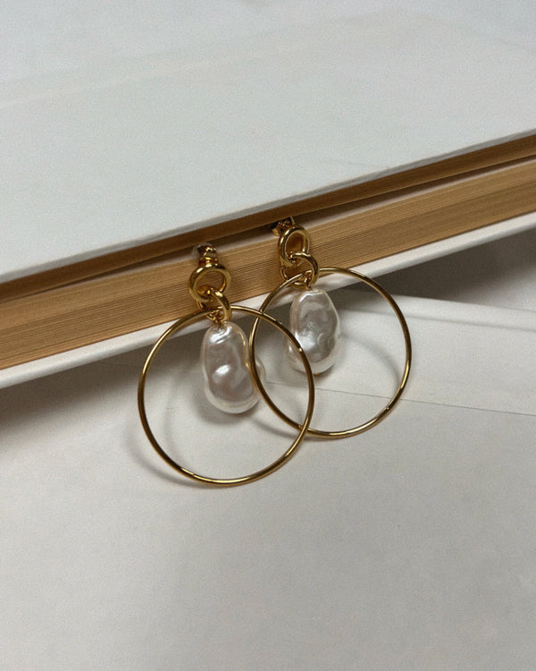 Maisy Pearl Hoop